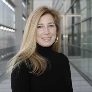 Headshot of Elizabeth Vegas, Director, Business Sector Strategies, Alliance for a Healthier Generation and a panel moderator at Partnership for a Healthier America's 2018 Innovating a Healthier Future Summit. 