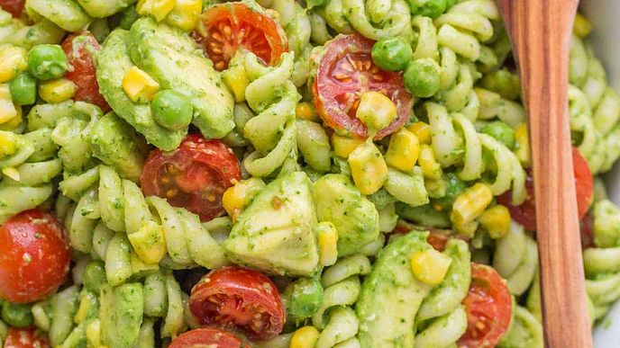 green pasta with veggies