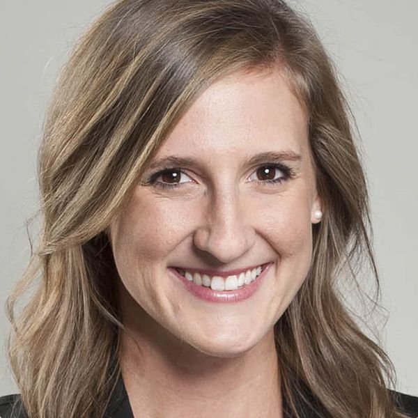 Headshot of Helena  Bottemiller Evich