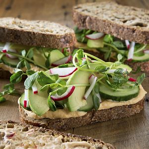 Image for the June 2016 issue of Partnership for a Healthier America's monthly newsletter.