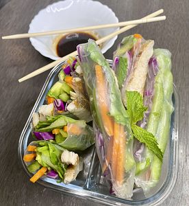spring rolls with soy sauce