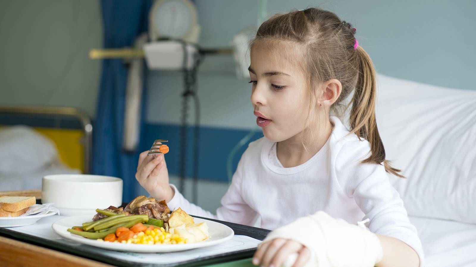 PHA's Hospital Healthier Food Initiative ensures that hospital patients, employees and visitors have healthful meal options that meet high standards for nutrition.